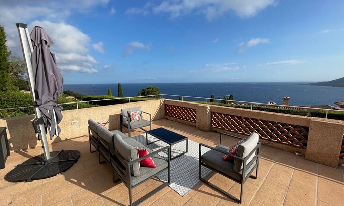 Theoule-Superieur Villa | Villa with Pool and Breathtaking Sea Views - 10/10 Rated