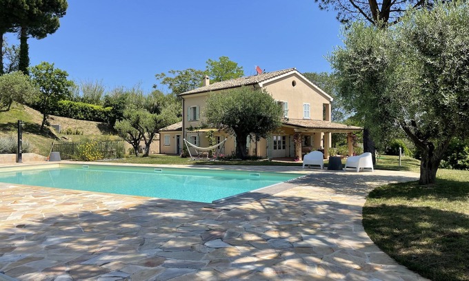 Potenza Picena Villa | Sea View Villa with Private Pool - Guest Rated 10/10
