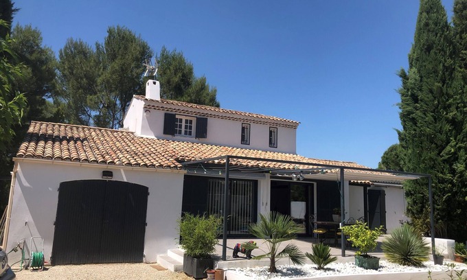 Pertuis Villa | Idyllic Villa with Private Pool in Luberon, Provence