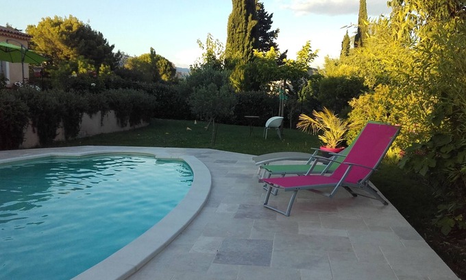 Puyvert Villa | Idyllic Villa with Pool in Luberon's Heart - 10/10 Rating