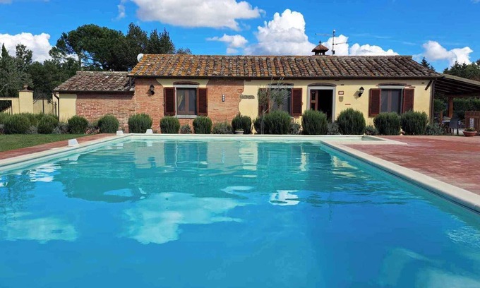 Ferretto Villa | Idyllic Villa in Tuscany with Pool, WiFi & Air Conditioning
