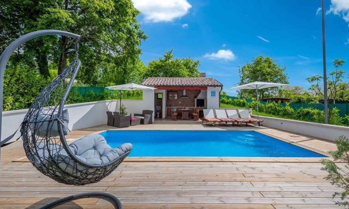 Lindar Villa | Relax in Our Poolside Villa with Garden Kitchen Retreat
