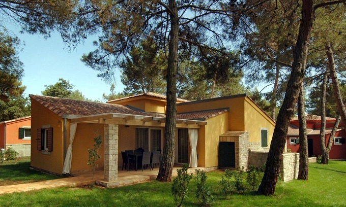 Monterol Villa | Villa with Terrace and WiFi, Close to Umag's Best Spots