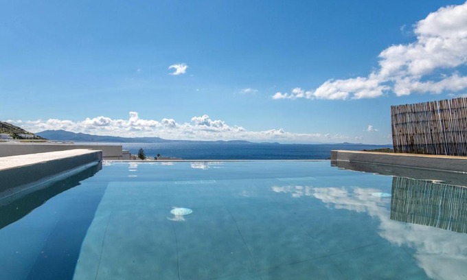 Agios Ioannis Apartment | Relaxing Villa with Ocean View and Jacuzzi Pool