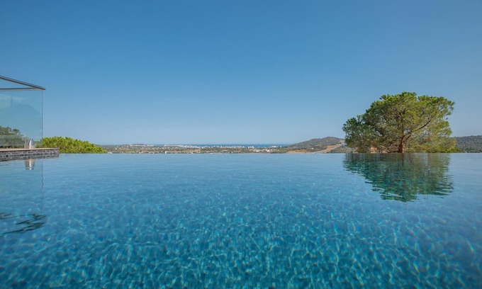 Calonge Villa | Scenic Villa with Mediterranean Views & Infinity Pool