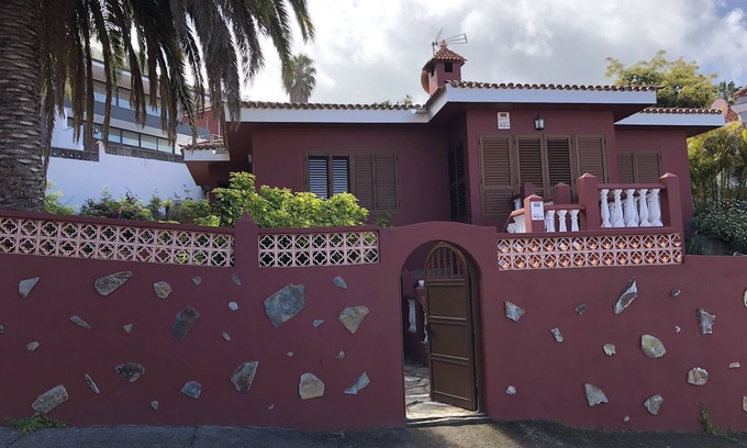 Sauzal Ski Chalet | Seaside Villa with Breathtaking Views of Teide & La Palma