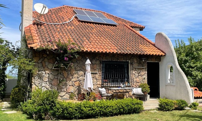 Vravrona Villa | Villa Xenia and Akis: Family-Friendly Stay with Free Breakfast