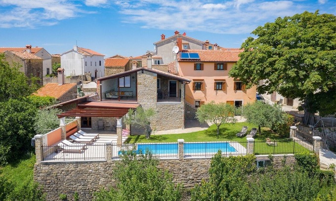 Zamask House | Villa Zamask: Private Pool, Hot Tub & Family-Friendly Fun