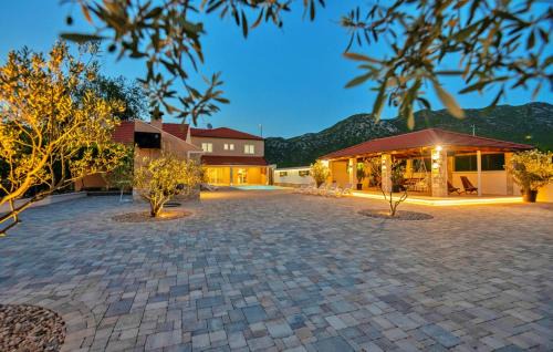 Vrgorac Villa | Relaxing Villa Zara: Heated Hydromassage Pool & Ocean View