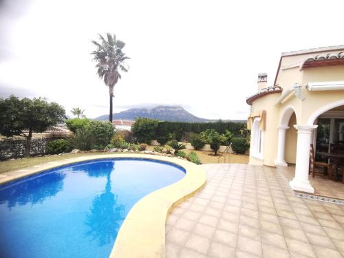 Javea Villa | Relax at Villa Zayas: Pet-Friendly Oceanfront Getaway