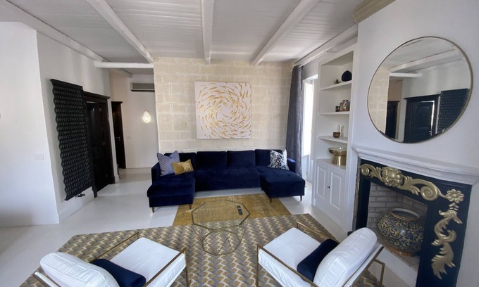 Taormina City Centre Villa | Highly Rated Villa Zecca in Taormina with Kitchen & Breakfast