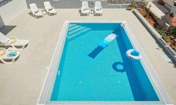 Businci Apartment | Villa ZEN Trogir: Ocean View Studio with Heated Pool