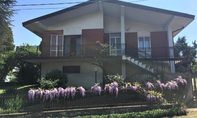 Zenevredo Villa | Discover Villa Zene: Pet-Friendly Retreat with Family Amenities