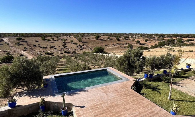 Ounagha Villa | Discover Villa Zitouna: Relax by the Private Pool