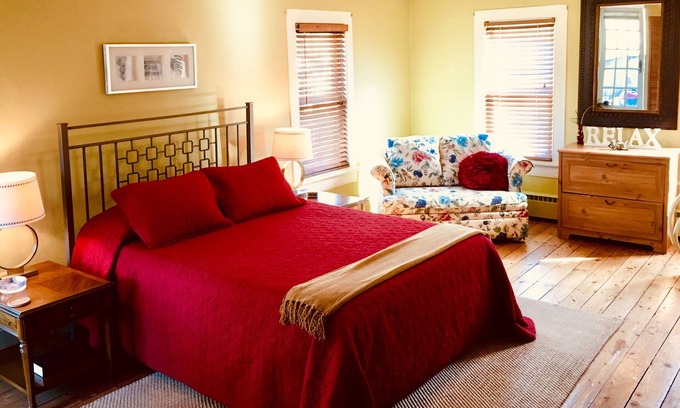 Woodstock Apartment | Guest Rated 10/10: Village Center Retreat with Kitchen