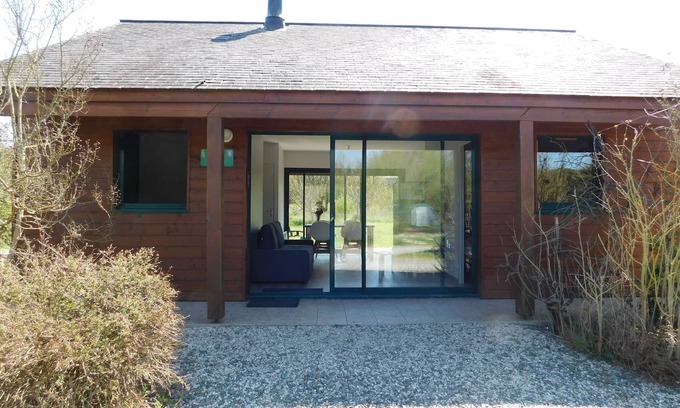 Bouere Ski Chalet | Cozy Village de Gîtes Chalet with Lake View & Kitchen