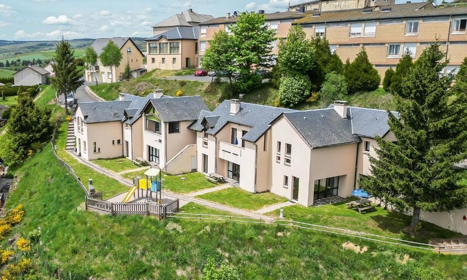 Chateauneuf-de-Randon Apartment | Discover Village de Gîtes: Pet-Friendly Retreat with Pool
