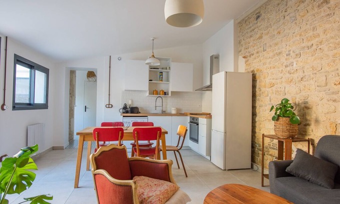 Saint-Pierre-d'Oleron House | Renovated Terrace House with Ocean View in St Pierre