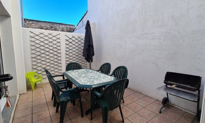 Le Bois-Plage-en-Re House | Ideal Village House - 2 Bedrooms Near the Sea with Pool