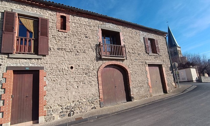 Perrier House | Cozy Village House at the Crossroads - Rated 9.8/10!