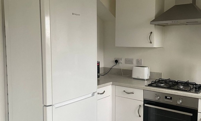 Pontprennau House | Pet-Friendly Village House in St Mellons with Great Amenities