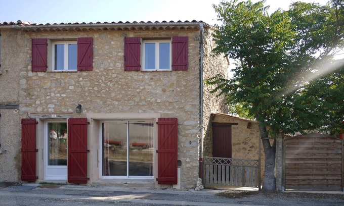Saint-Julien House | Village house in typical Provencal hamlet