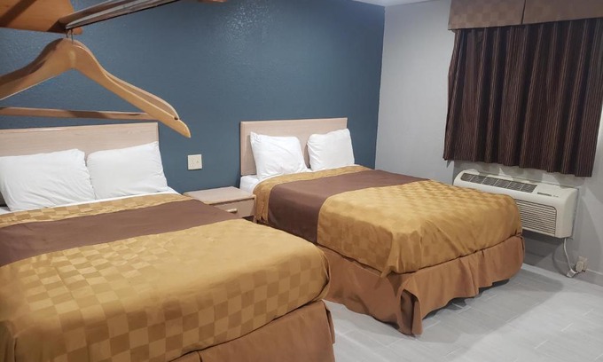 Cotulla Hotel | Family-Friendly Village Inn Cotulla with Pet Amenities