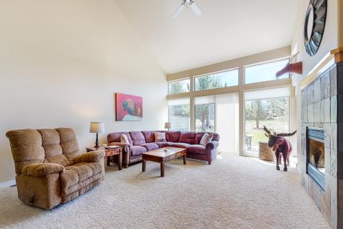 Redmond House | Experience Village Loop at Eagle Crest with Private Pool & Hot Tub