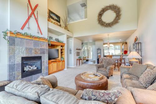 Redmond House | Village Loop View: 4-Star Haven with Pool and Hot Tub