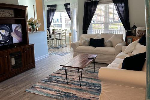 Villages of Five Points Apartment | Village of Five Points - 17059 S Brandt St Unit 3108