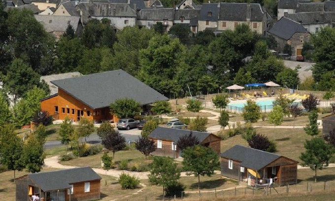 Sainte-Eulalie-d'Olt Ski Chalet | Village of Gites La Cascade: Family-Friendly Chalet Escape
