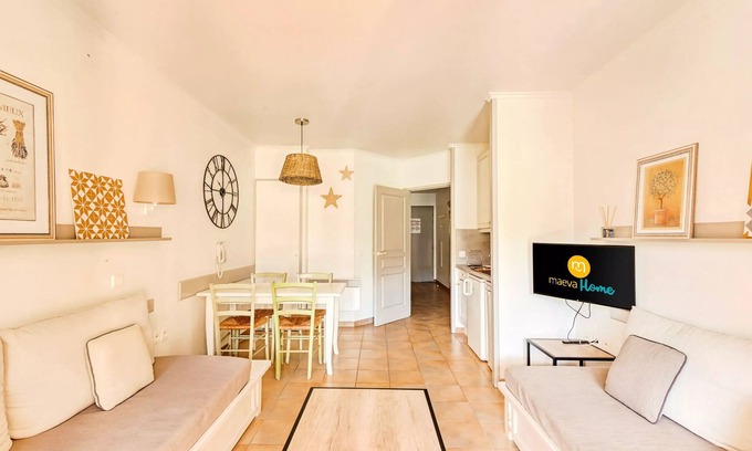 Pont Royal Apartment | Cozy Studio at Village Pont Royal in Provence - Ideal for Families
