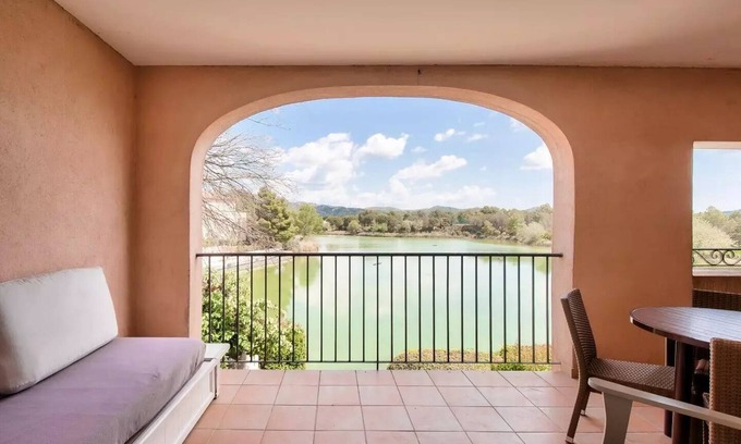Pont Royal Apartment | Cozy 2-Room Apartment at Village Pont Royal in Provence
