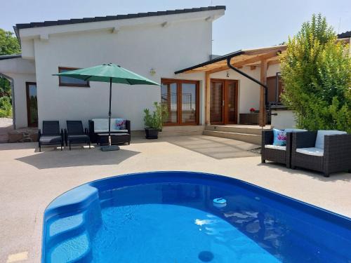 Ceske Budejovice 7 Apartment | Romantic Retreat: Village Apartment by Český Krumlov