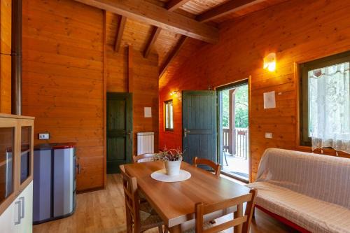 Sillano Giuncugnano House | Pet-Friendly Escape at Villaggio Anemone - Top Rated 9/10