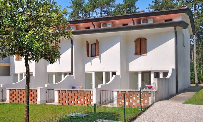 Bibione Lido del Sole House | Villaggio Delfino by Interhome