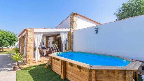 El Real de la Jara House | Discover Villamada El Real de la Jara with Oceanfront Pool