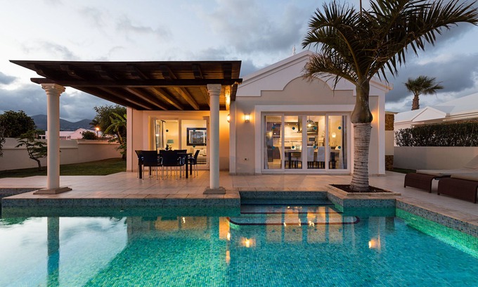 Los Mojones Villa | Indulge in Villas Alondra: Pet-Friendly Oceanfront Escape