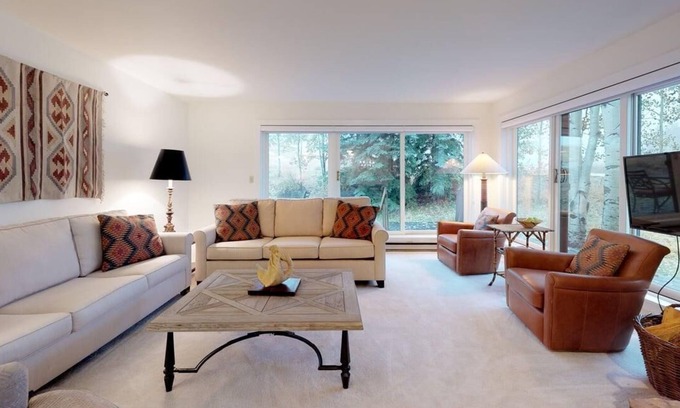 Snowmass Village Condo | Discover Villas at Snowmass Club | Guest Rated 9.8/10