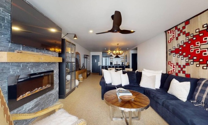 Snowmass Village Condo | Guest Rated 10/10: Villas at Snowmass Club with Pool