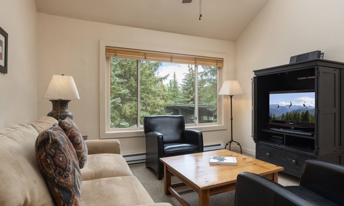 Snowmass Village Condo | Elegant Villas at Snowmass Club | Guest Rated 9.8/10