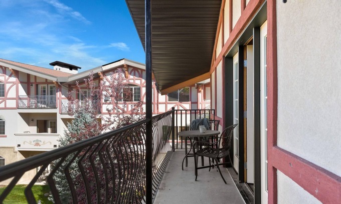Zermatt Villa | Top-Rated Villas at Zermatt Resort with Pool & Spa Access