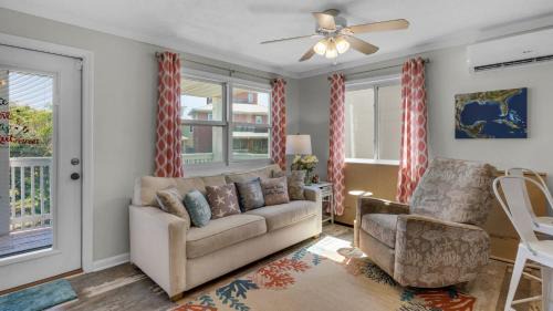 Sunnyside House | Family-Friendly Villas Bahama West 106 Awaits Your Stay