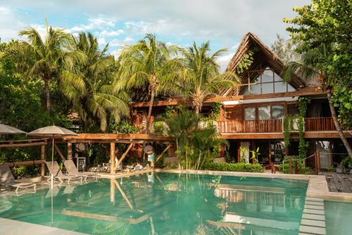Isla Holbox Hotel | Beachfront Villas Caracol: Top-Rated 4-Star Retreat