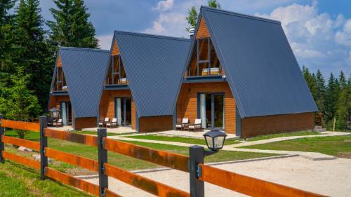 Zabljak Villa | Top-Rated Villas Chardak: Family-Friendly Retreat Awaits