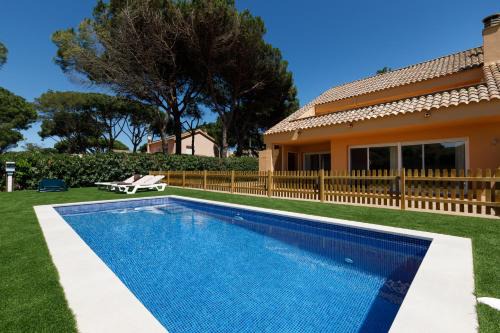 Pals Villa | Villas with Pool Steps from Playa de Pals - La Costa Resort