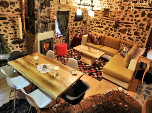 Sidirochori Villa | Discover Villas De Luna: Pet-Friendly & Family Approved!
