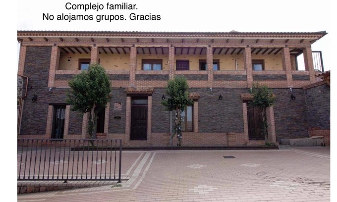Miranda de Azan Hotel | Inviting Villas de Miranda with Pool and Breakfast Included