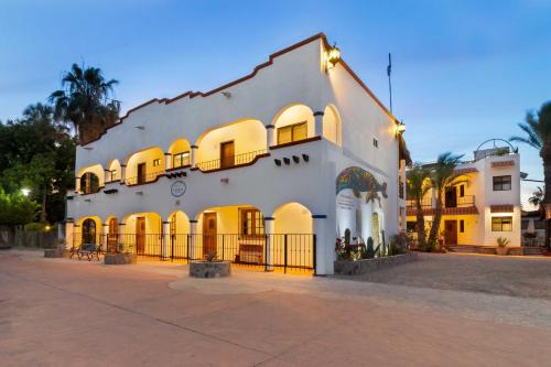 Loreto Apartment | Guest Rated 10/10: Villas del Santo Niño with Pool & Breakfast