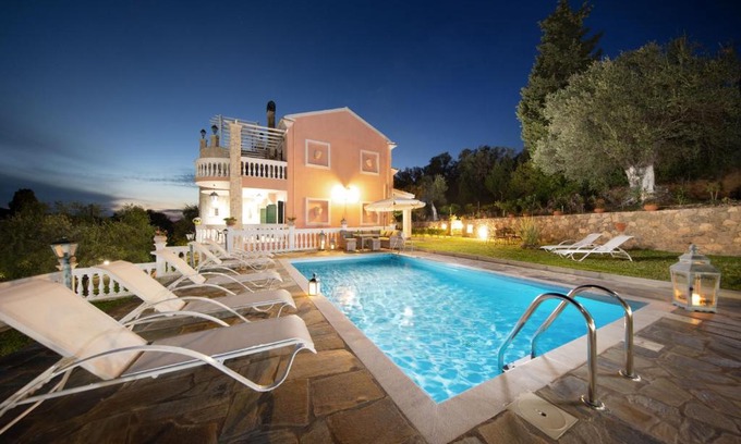 Ano Korakiana Villa | Elegant Oceanfront Villas Eleonas with Pool & 9.6 Rating